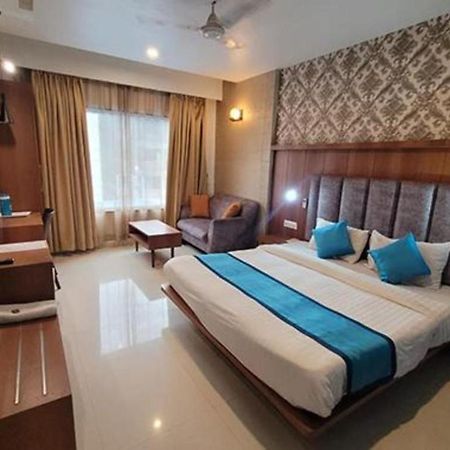 Fabhotel Prime Sapphire Regency 巴罗达 外观 照片