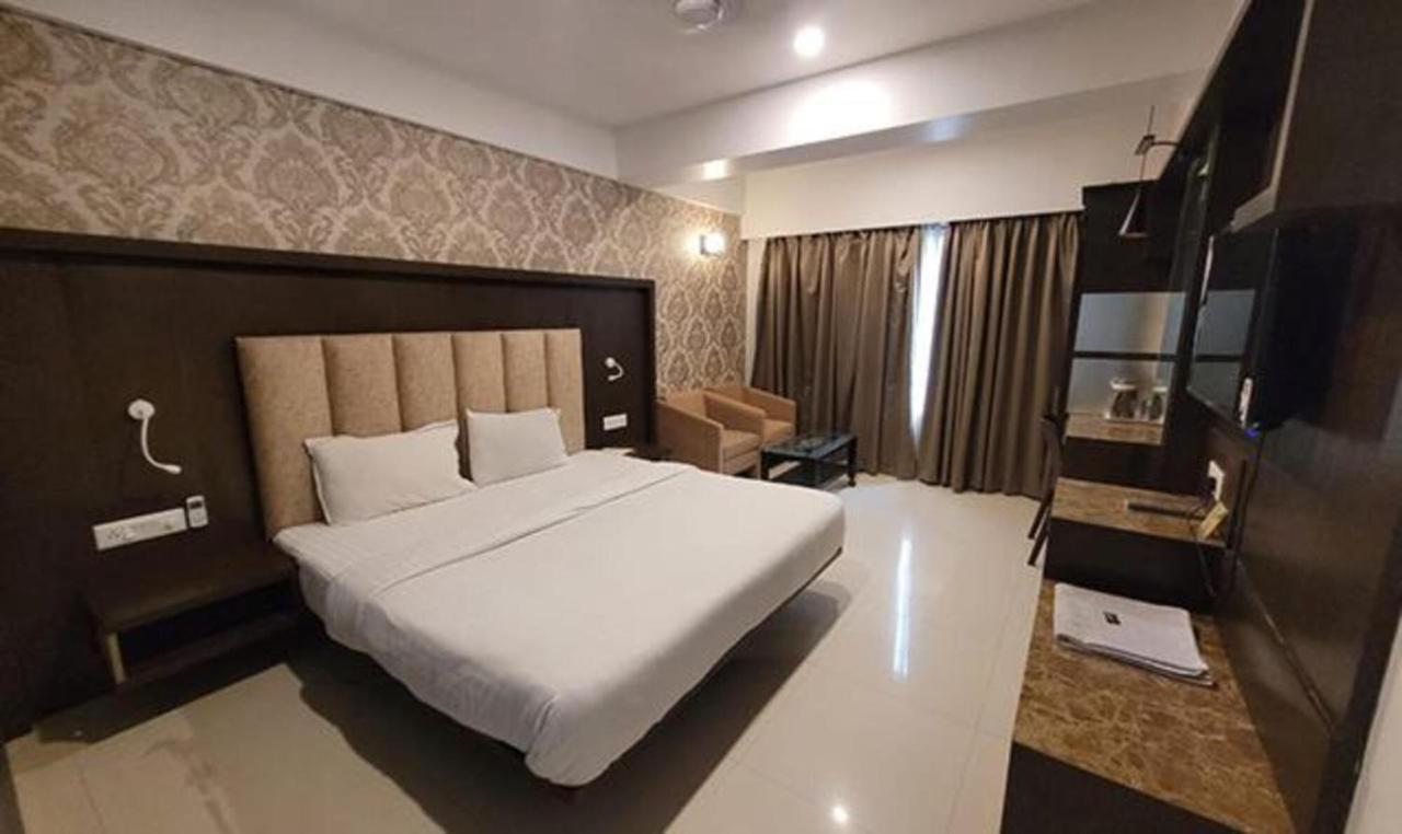 Fabhotel Prime Sapphire Regency 巴罗达 外观 照片