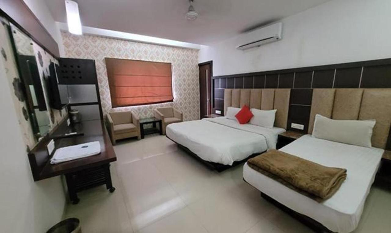 Fabhotel Prime Sapphire Regency 巴罗达 外观 照片