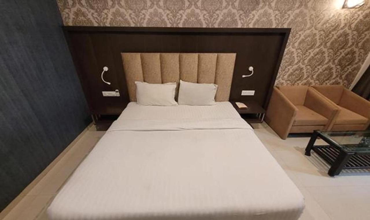 Fabhotel Prime Sapphire Regency 巴罗达 外观 照片