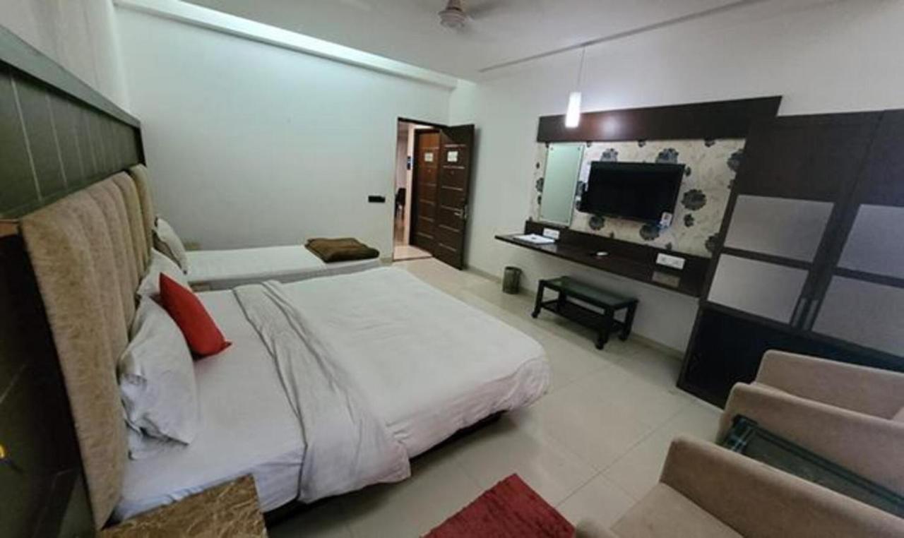 Fabhotel Prime Sapphire Regency 巴罗达 外观 照片